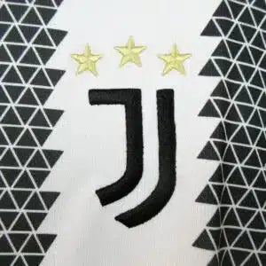 Juventus 22/23 Home – Fan Version Retro-footballkits