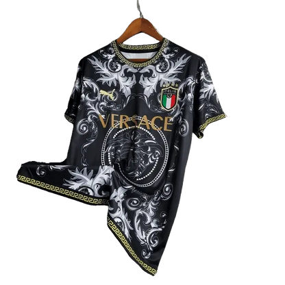 22/23 Special Edition Italy x Versace Black kit - Fan Version Retro-footballkits