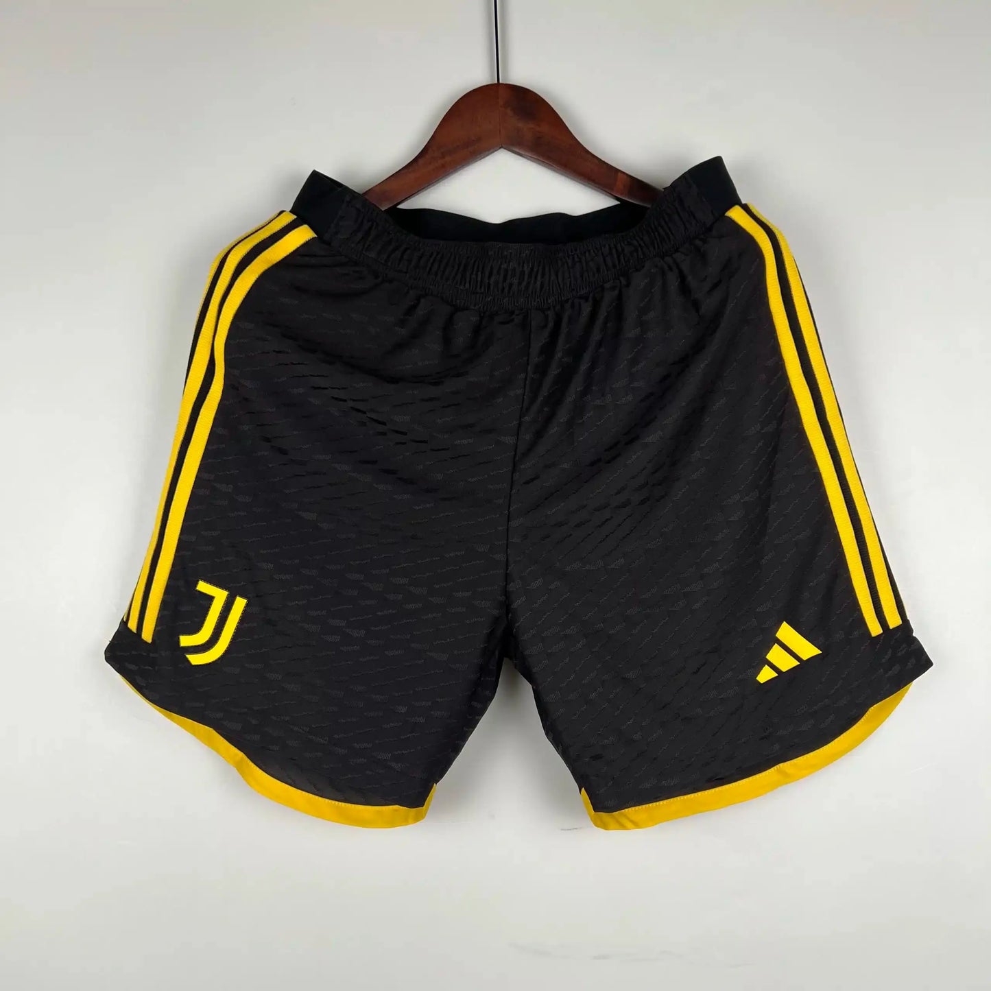 Juventus 23/24 Home Shorts – Player Version Retro-footballkits