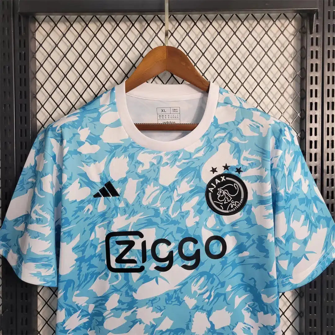 Ajax 23/24 Van Training Kit – Fan Version Retro-footballkits