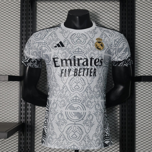 Real Madrid 24/25 Concept Kit  – Player version Retro-footballkits