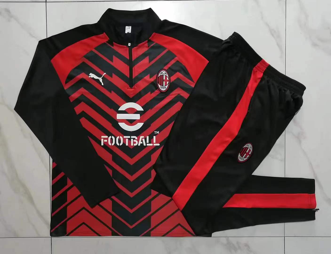 AC Milan 23-24 | Black & Red | Tracksuit Retro-footballkits